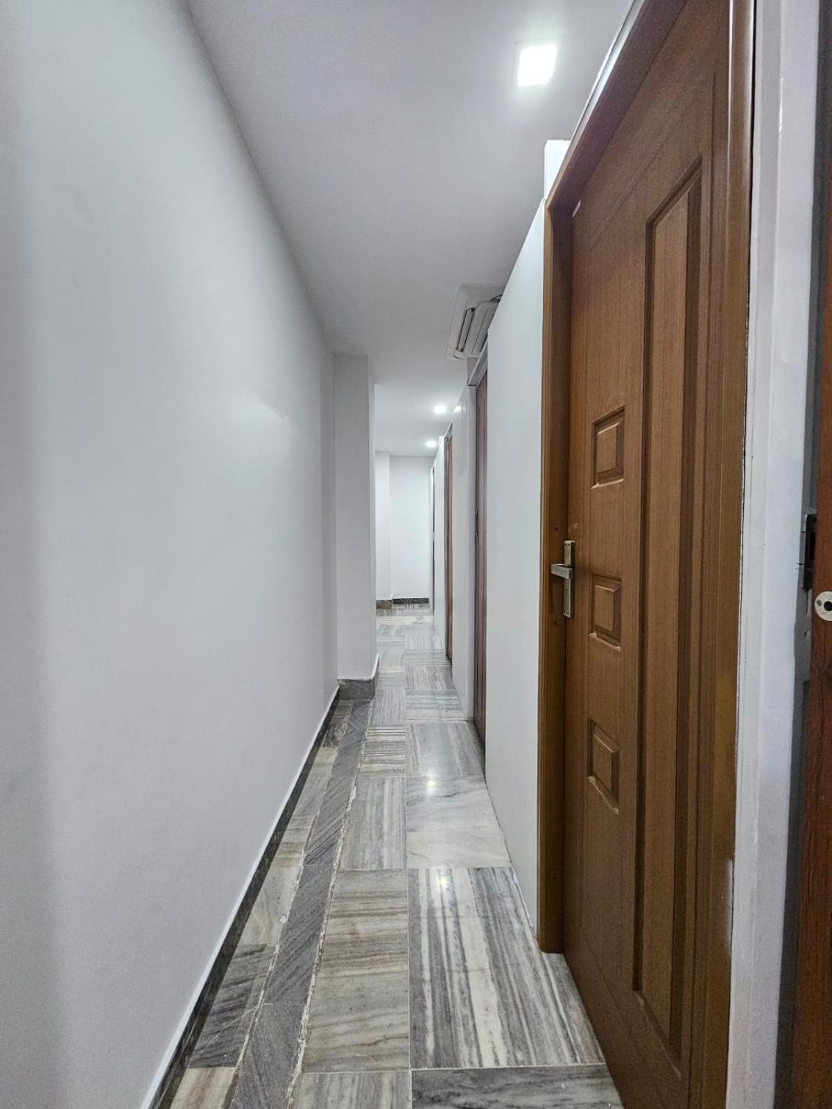 Lowfare Dormitory โคชิโคด ภายนอก รูปภาพ